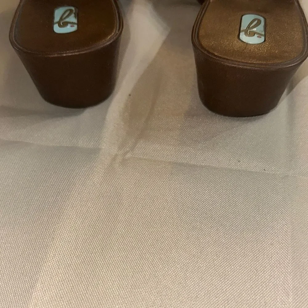 OKA b. Brown/Bronze Bow Women's Slide Sandals Size 6